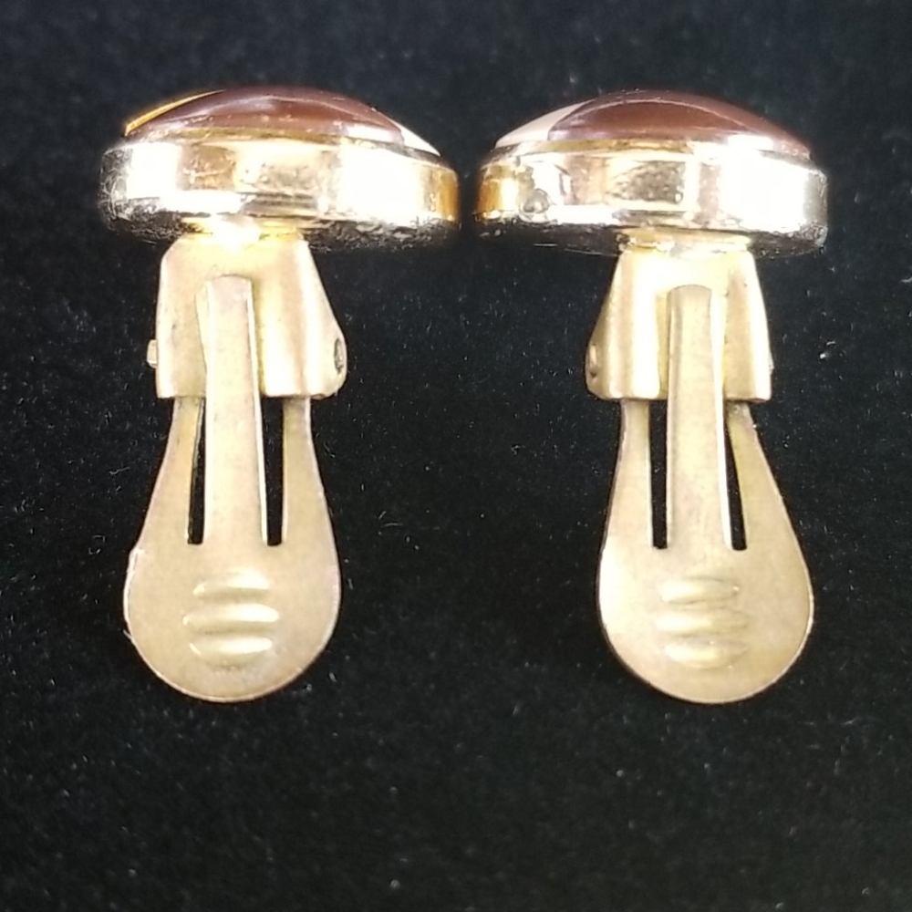 Vintage 1970s Earth Tone Inlaid Clip Earrings Gold Tone - Picture 9 of 16